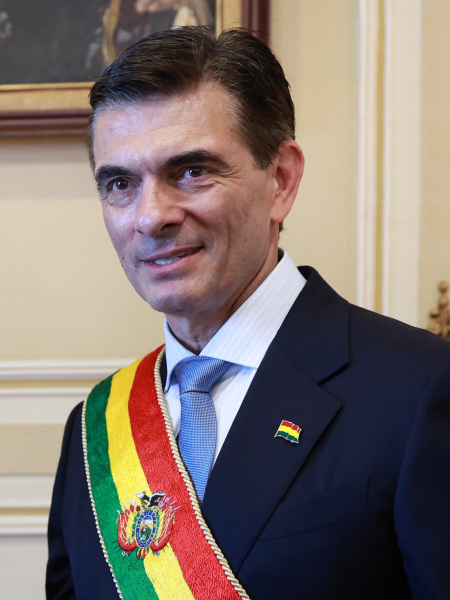 eduardomenoni's tweet photo. 🇧🇴🚨 | ATENCIÓN: Masivo llamado en redes sociales al Presidente Rodrigo Paz para que Bolivia retire la financiación al canal chavista TeleSur, instrumento de propaganda comunista y del cartel de los Soles. ¿Apoyan esta excelente petición? Porque yo al 100%. 🔥 https://t.co/mzMB4UhclC