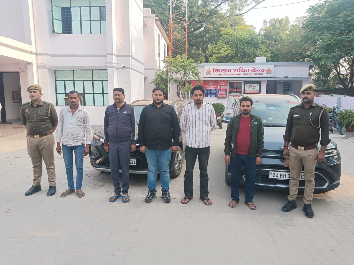 umeshshukla01's tweet image. उन्नाव में एसटीएफ ने अवैध खनन और ओवरलोडिंग सिंडिकेट का किया भंडाफोड़, कार्रवाई में पांच आरोपी गिरफ्तार, लाखों की उगाही का खुलासा।
ARTO की अधिकारियो से थी सेटिंग, छोटे बड़े अधिकारियों को पहुंचाया जाता था महिनवारी पैसा @myogiadityanath @myogioffice @UPGovt