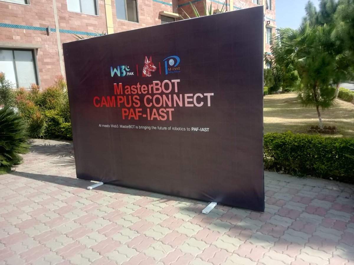 MasterBOTsol_'s tweet image. The MasterBOT Campus Connect event yesterday was a massive success!

Over 100+ students attended the event 

Thank you to everyone who attended our event and got to learn about Robotics and what MasterBOT is building