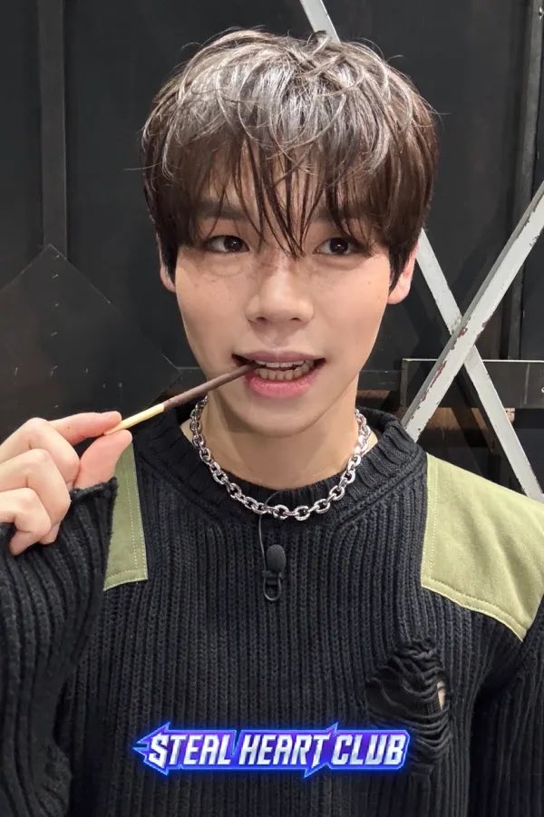 forkimbit's tweet image. imagine the pcs we&apos;d get if he debuted...