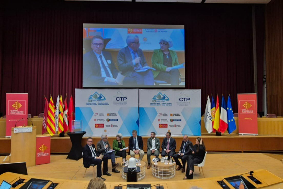 Unió Europea i Acció Exterior tweet media