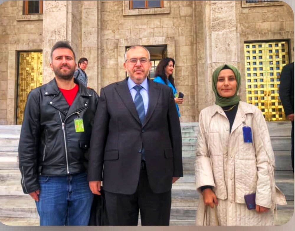 Yeni Yol TBMM grup toplantısına platform olarak katılım gösterdik.
Hatay milletvekili Necmettin Çalışkan ile konumuza dair görüşme yaptık.

<a href="/YeniYolTBMM/">Yeni Yol TBMM Grubu</a> <a href="/SaadetPartisi/">Saadet Partisi</a> <a href="/devapartisi/">DEVA Partisi</a> <a href="/GelecekPartiTR/">Gelecek Partisi</a> 
<a href="/alibabacan/">Ali Babacan</a> <a href="/Ahmet_Davutoglu/">Ahmet Davutoğlu</a> 
<a href="/mahmutarikansp/">Mahmut Arıkan</a> <a href="/necmettincalisk/">Doç. Dr. Necmettin ÇALIŞKAN</a>