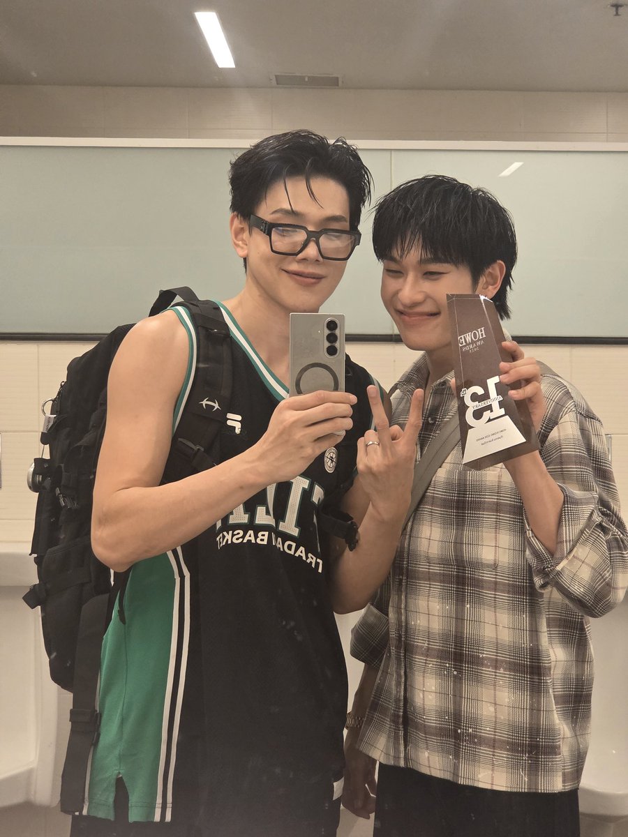 ไดโนเสาร์ย้าก🦖 tweet media