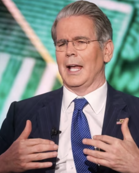 coinbureau's tweet image. 🚨BESSENT: Stablecoins could surge 10x by 2030, growing from $300 billion to over $3 trillion.