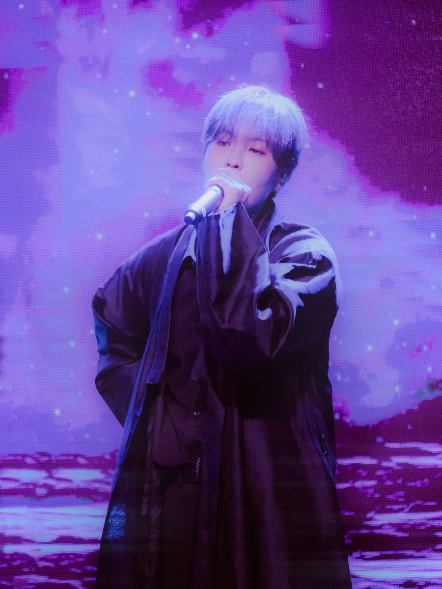 CiaraGlagola's tweet image. LOUIS 🪞

@TheKingDom_GF in Tokyo 

#더킹덤 #LOUIS #루이 #thekingdom #TheKingDom_in_Japan