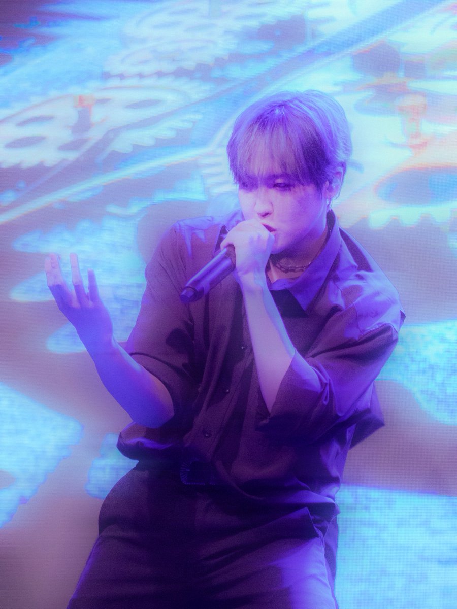 CiaraGlagola's tweet image. LOUIS 🪞

@TheKingDom_GF in Tokyo 

#더킹덤 #LOUIS #루이 #thekingdom #TheKingDom_in_Japan