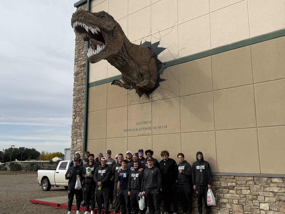 CoachOBrienDSU's tweet photo. Another fall with the Hogs has come and gone https://t.co/bdptWyWaet
