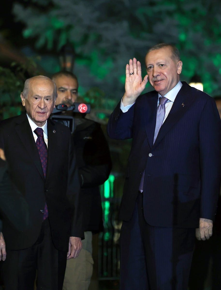 Fitne yuvalarını kudurtan görsel.

Recep Tayyip Erdoğan🇹🇷
Devlet Bahçeli 🇹🇷