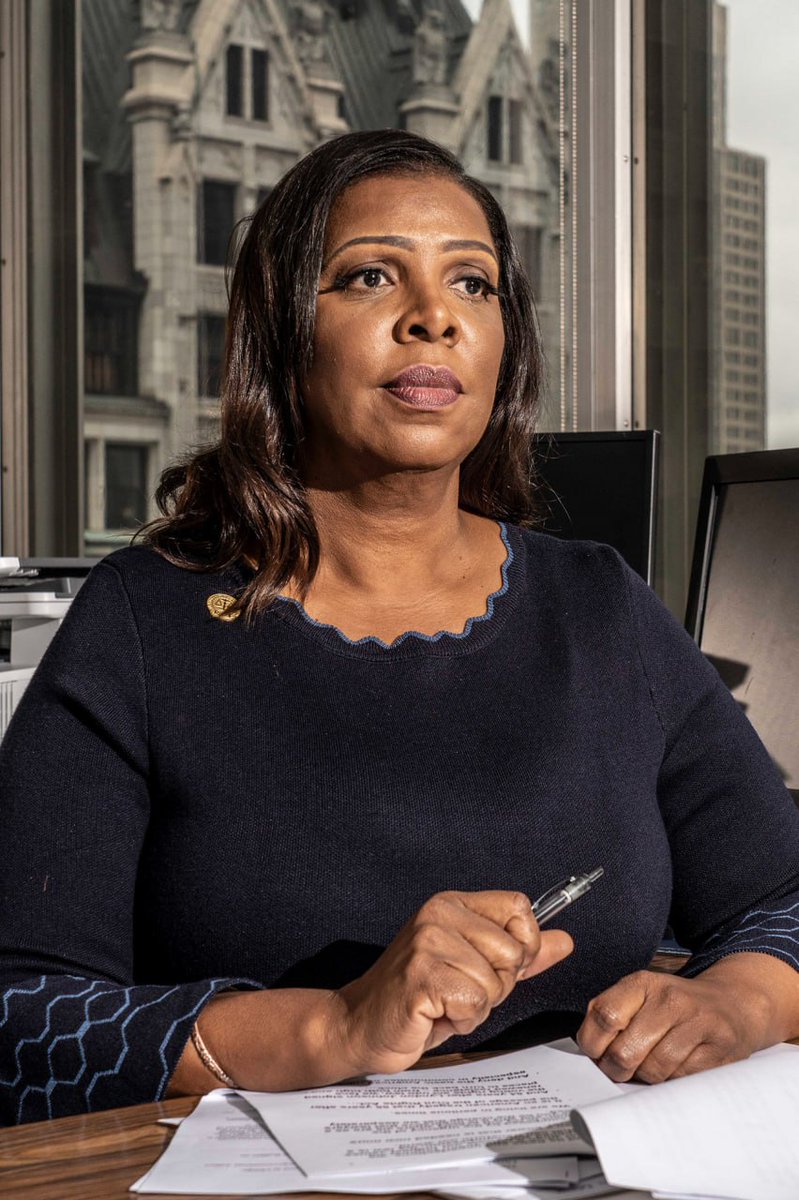 WakeUpPatriott's tweet image. 🚨BREAKING: New York AG Letitia James is now suspected of insurance Fraud.

This is not associated with previous allegations. This would be a new allegation/charge.

Do you agree that Letitia Do you agree that Letitia James should be disbarred immediately?

YES or NO?