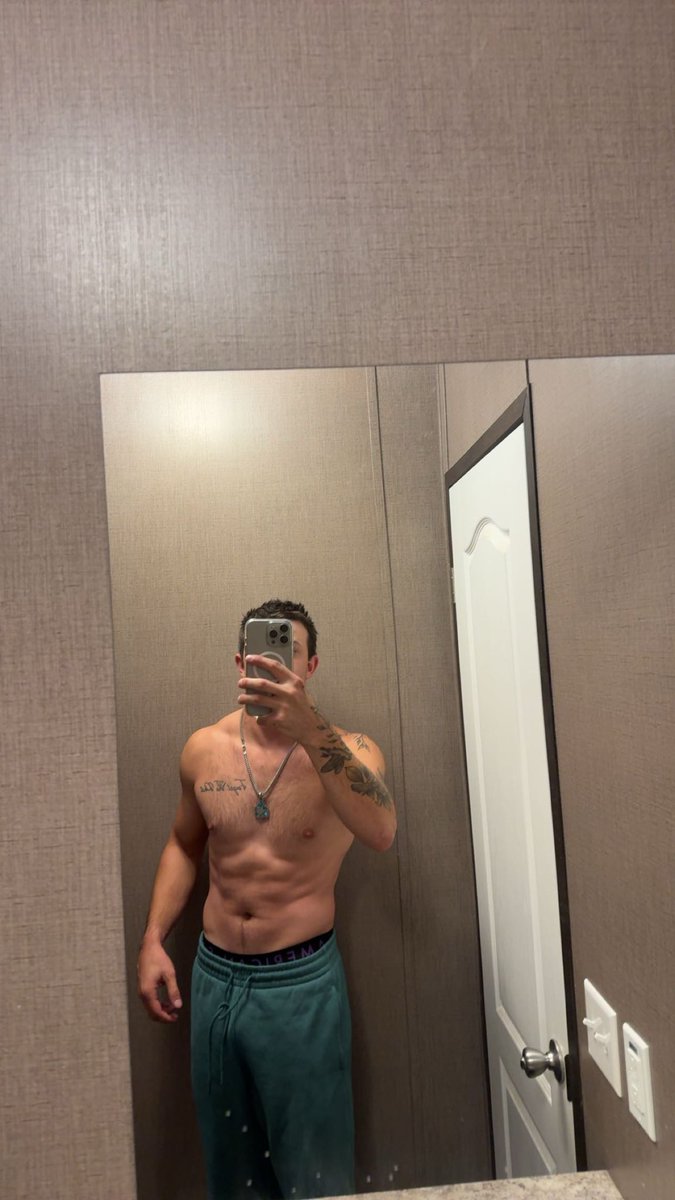 itzzjusts's tweet photo. Sweats are comfy, but wouldn’t you like to see my birthday suit?

https://t.co/B7HCD0r77R https://t.co/TgrlKgdwoE