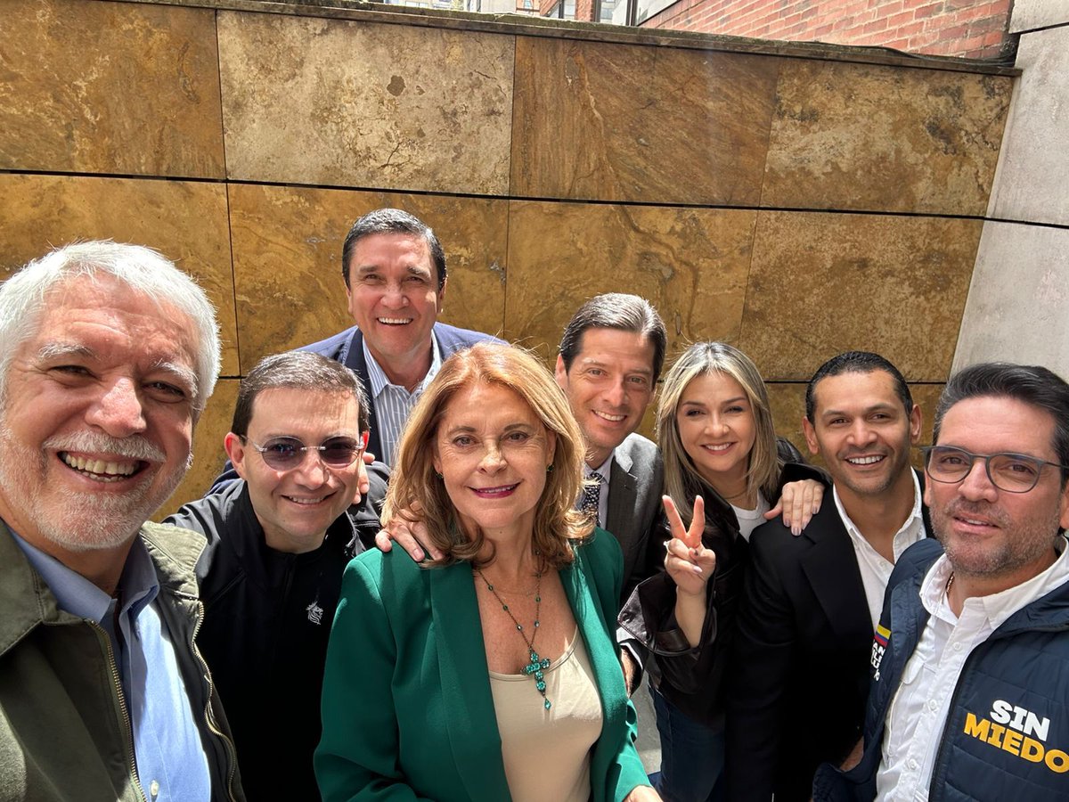 W Radio Colombia tweet media