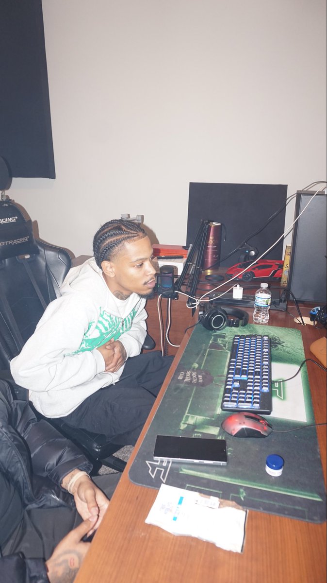 3400Double's tweet photo. Twitch: Osamawick ✅ https://t.co/ShB7vuw7ME