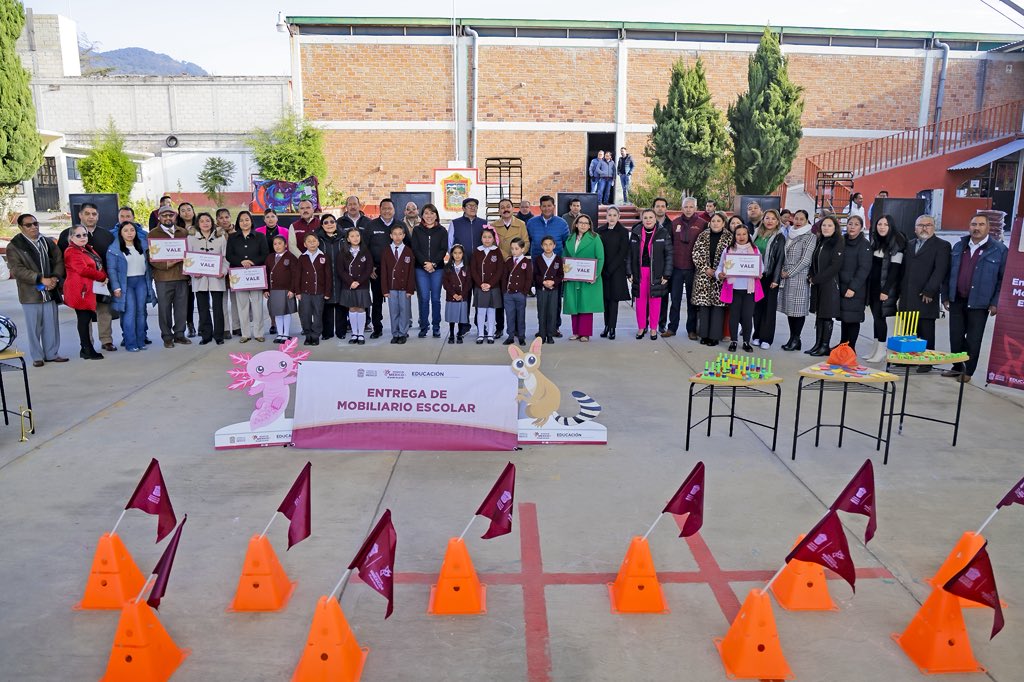 SeducEdoMex's tweet image. 🏫En #Morelos, comenzó la gira #SECTIEnTuComunidad, respaldada por la visión de la gobernadora @delfinagomeza.

💰Más de 2.3 millones de pesos se destinan a mejorar 22 escuelas: 10 preescolares, 6 primarias y 6 secundarias.

🌱 ¡#ElPoderDeLaEducación une y transforma comunidades!