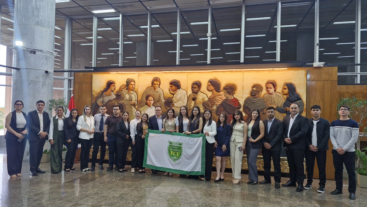 El BCP abrió sus puertas a los estudiantes de Contaduría Pública de la Facultad de Ciencias Económicas de la UNA, Filial San Pedro, en el marco de la #VisitaGuiadaBCP, destinada a promover la educación financiera y la comprensión del rol del BCP en la economía nacional.