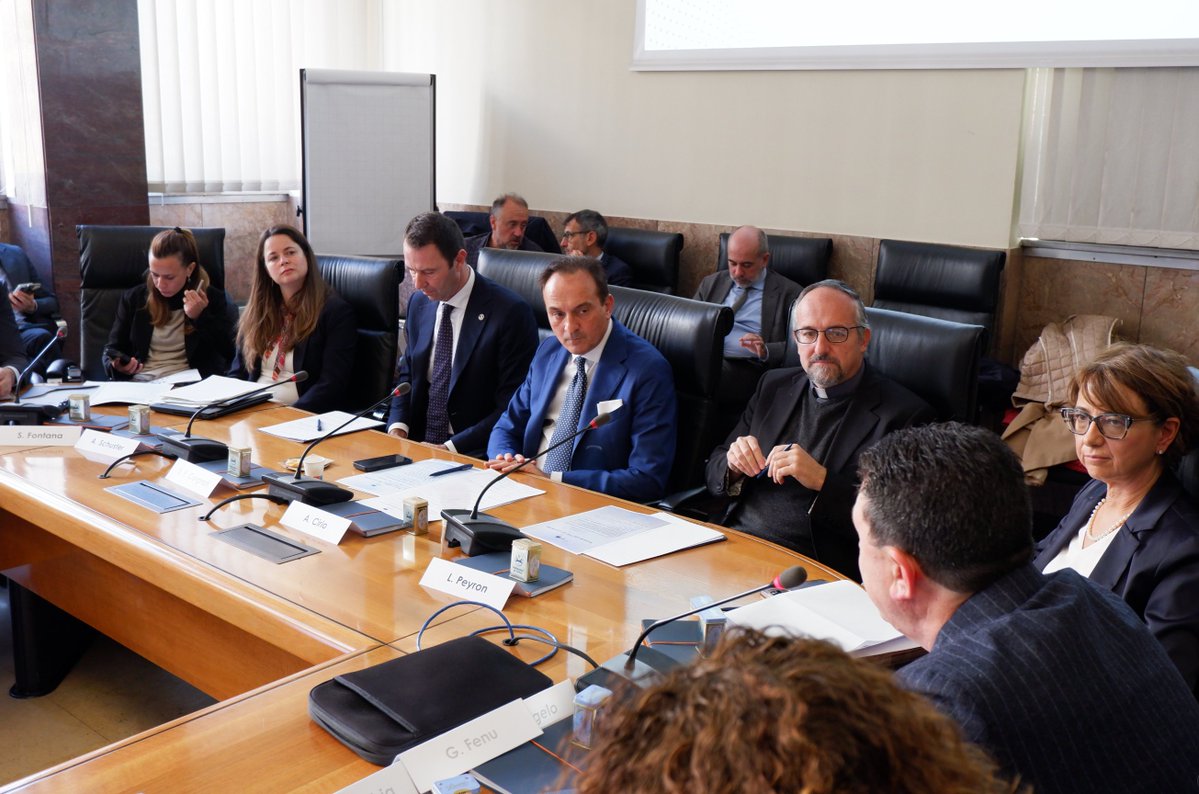 TIM_Enterprise's tweet image. 💡 Al @PoliTOnews , durante l’evento ❝Il modello Piemonte come acceleratore della rivoluzione IA❞, a cura del Comitato europeo delle regioni , abbiamo mostrato come #TIMEnterprise affianchi le PA nel percorso di #DigitalTransformation, grazie a soluzioni #Cloud, #AI #IoT e…