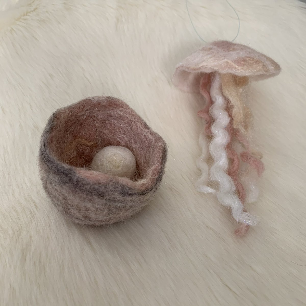 Needle Felted Keepsakes: reminders of Home and Island Life 🌬️🧜🏼‍♀️🌊🤍 Functional Oyster Pearl Bowl &amp; Peachy Jellyfish. Happy Felting! youtube.com/@snowflakefore…