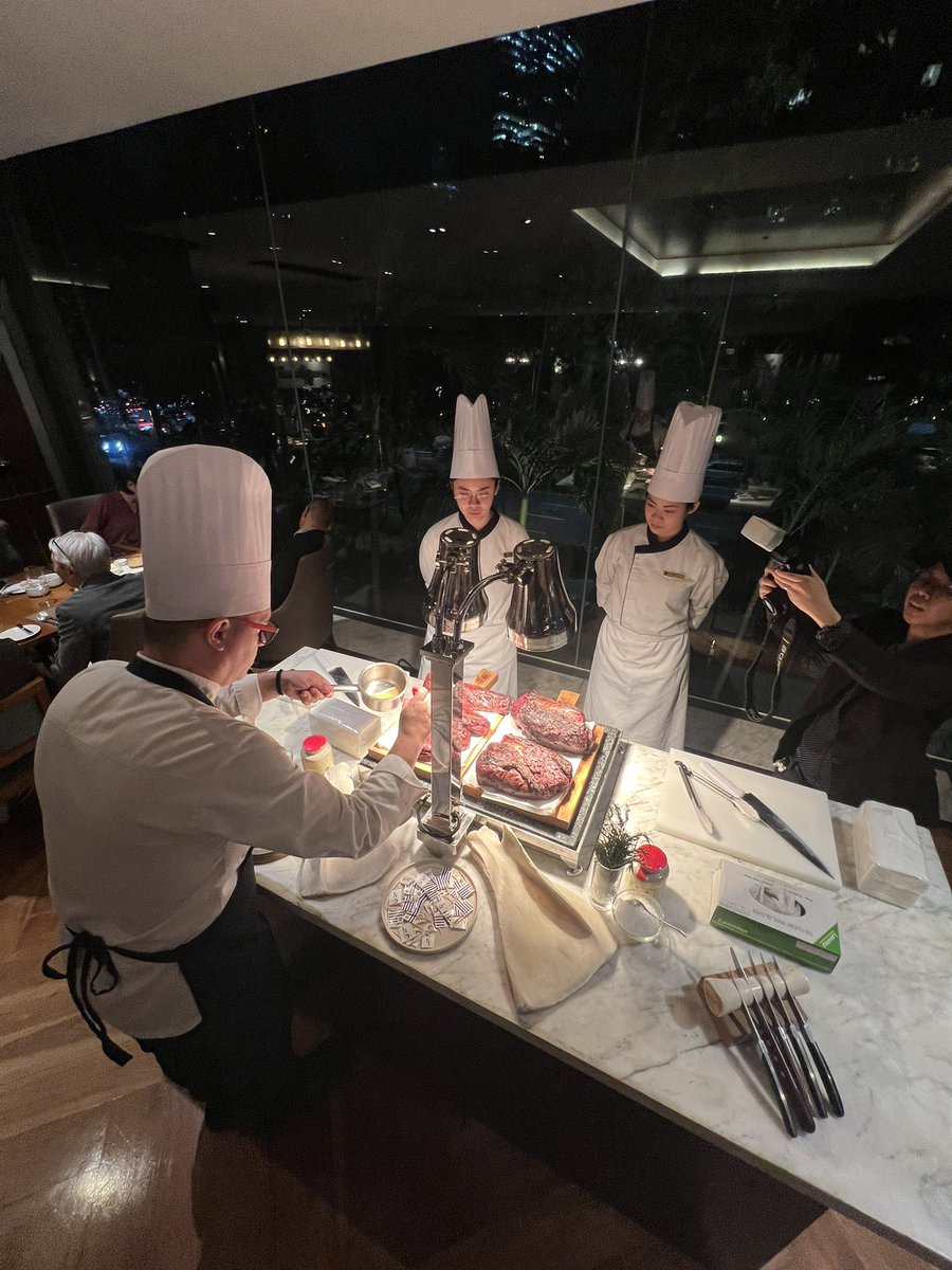 Siempre es un placer presenciar el momento en que alguien prueba -por primera vez- carne uruguaya. Las caras lo dicen todo!!! 
<a href="/INAC_Uruguay/">INAC Uruguay</a> <a href="/CancilleriaUy/">Cancillería Uruguay 🇺🇾</a>