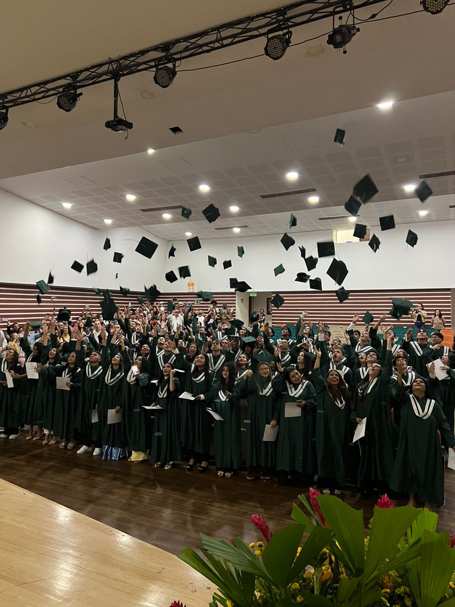 SENA_Antioquia's tweet image. 🎓 169 sueños que se hacen realidad.
Nuestros egresados del Centro de Servicios y Gestión Empresarial del @SENAComunican están listos para transformar el mundo laboral con conocimiento y compromiso.
¡El SENA cree en ustedes!

#GraduaciónSENA #TalentoSENA #FormaciónQueTransforma