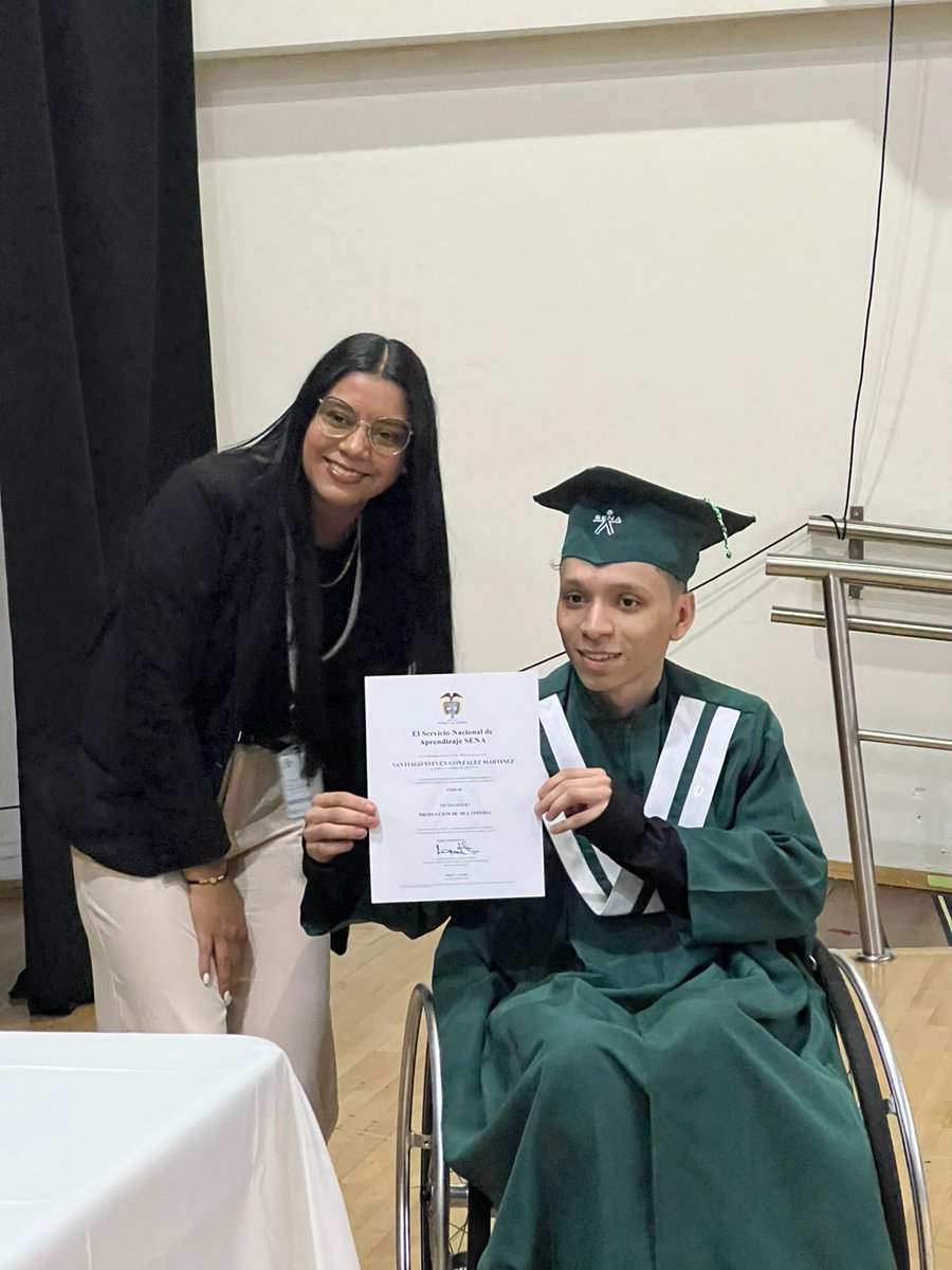 SENA_Antioquia's tweet image. 🎓 169 sueños que se hacen realidad.
Nuestros egresados del Centro de Servicios y Gestión Empresarial del @SENAComunican están listos para transformar el mundo laboral con conocimiento y compromiso.
¡El SENA cree en ustedes!

#GraduaciónSENA #TalentoSENA #FormaciónQueTransforma
