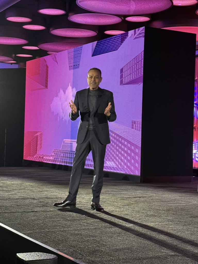 dvellante's tweet photo. My exclusive sit down with @Commvault CEO Sanjay Merchandani. The company - like many in the space - have made a hard pivot to #CyberResilience - what they're calling ResOps #Shift2025 https://t.co/w5xNgPtWi1 https://t.co/fRX6EjTtnp