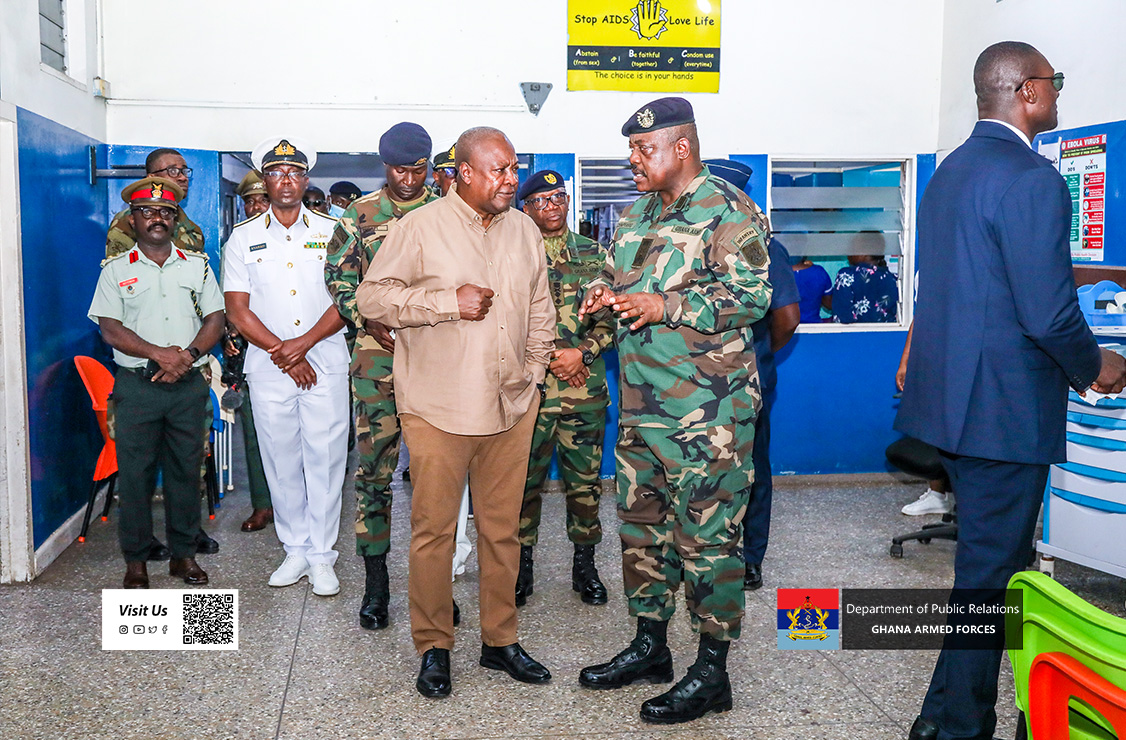 GhArmedForces's tweet image. The President and Commander-in-Chief (C-in-C) of the Ghana Armed Forces (GAF), John Dramani Mahama has paid a visit to the injured applicants of the 2025/2026 GAF recruitment at the 37 Military Hospital on Wednesday, 12 November 2025.

gafonline.mil.gh/blog-details/c…