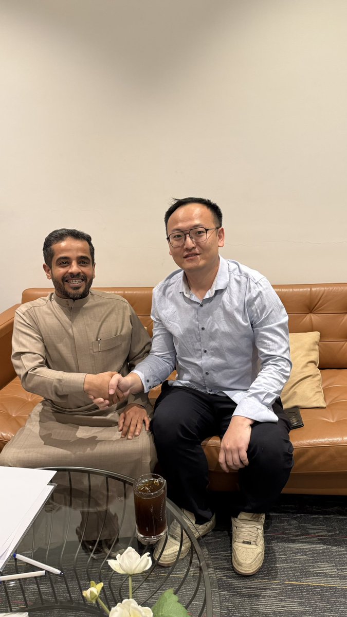 zbrg66's tweet image. تم التعاقد اليوم 

مع مصنع مختص بالانارات عالي المواصفات 

لينضم لباقي المصانع التي تم التعاقد معها سابقا 

وقريبا سيضاف قسم للانارات بمستودعات 
دار الزبرج للديكورات

ونعمل حاليا على توقيع عقود لمصانع الادوات الصحيه