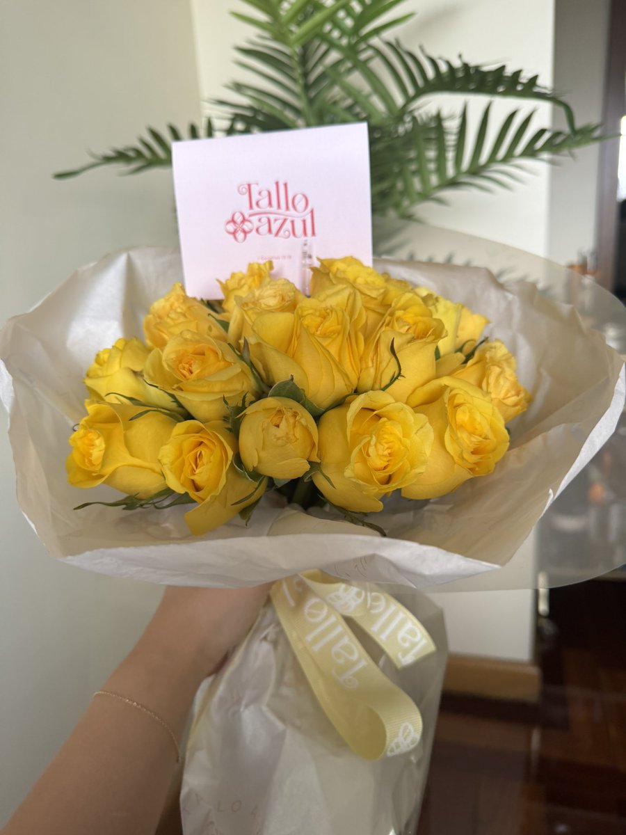 paurp8's tweet photo. Flores, dulces y detalles… pero lo más bonito sos vos!🥺❤️ https://t.co/iGjnr6w9Ak