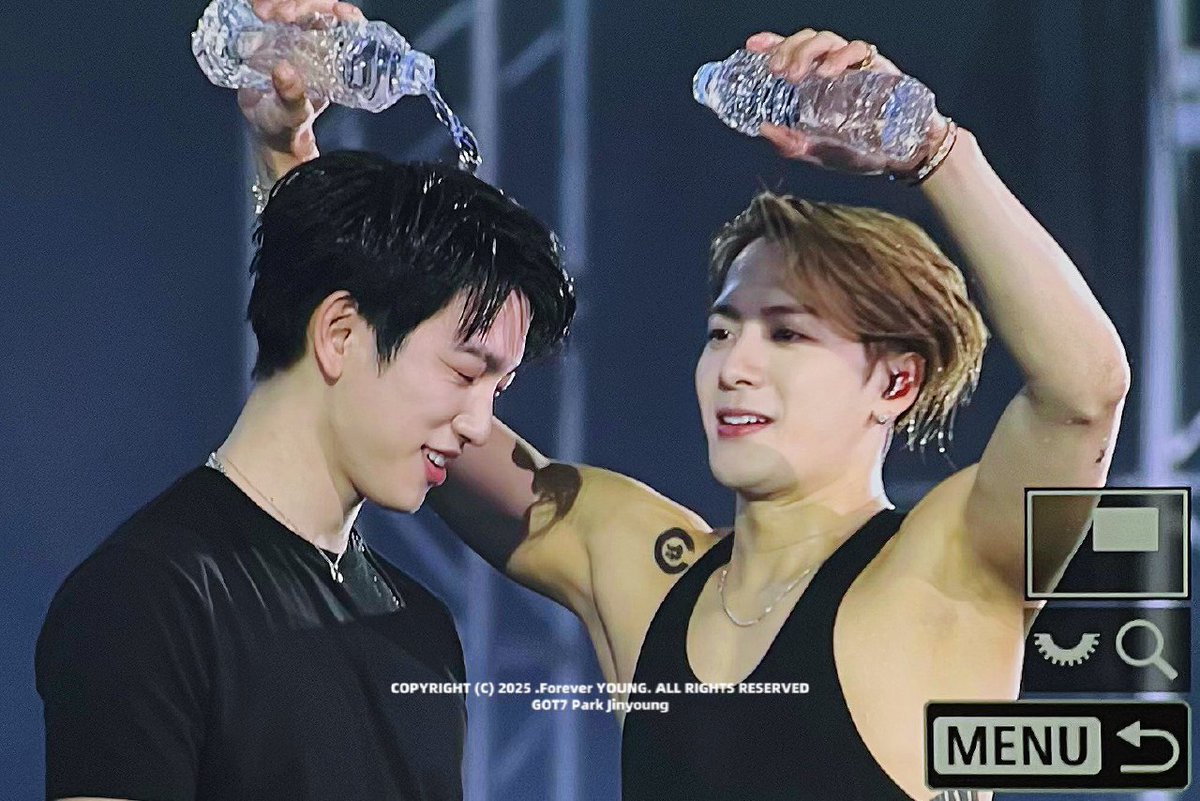 G7Thr5661's tweet image. روز ۳۵ :)

#GOT7 @GOT7Official