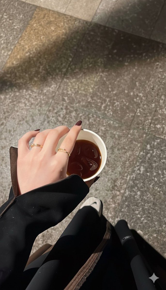 اللھمً مساء لايمسنا فيہ سوء
مساء مُبشِّر بگل شيٰء جميل ❤️

    #مساء__الخير