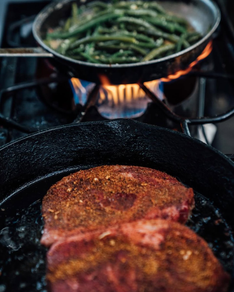 Name a better duo 🥩🫛

Thursday Steak Night from 5:30pm | Perfectly grilled &amp; best enjoyed with a cold pint 😉
