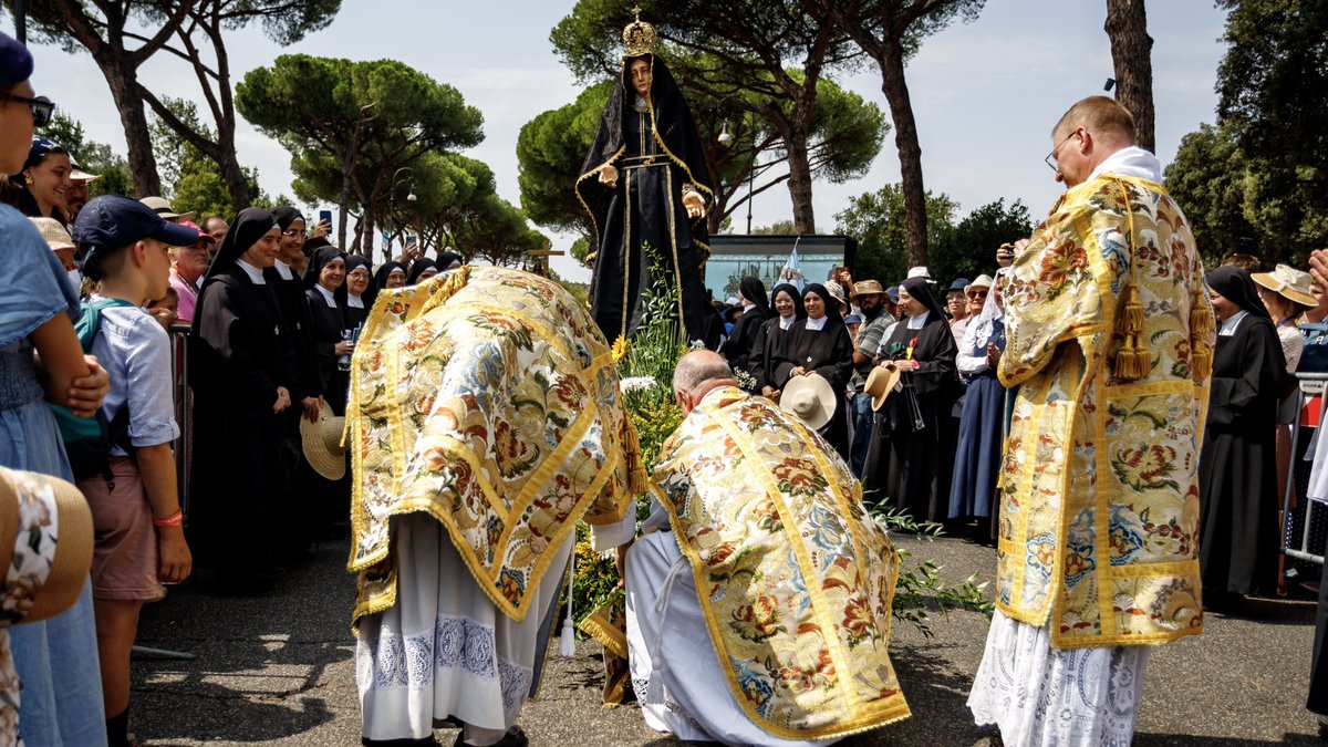 FSSPXES's tweet photo. Comunicado de la Casa General sobre la Nota doctrinal del Dicasterio para la Doctrina de la Fe, Mater Populi fidelis, del 4 de noviembre de 2025.
Leer aquí el comunicado 👇
https://t.co/dkRknUGtzB https://t.co/A0Awshmaum