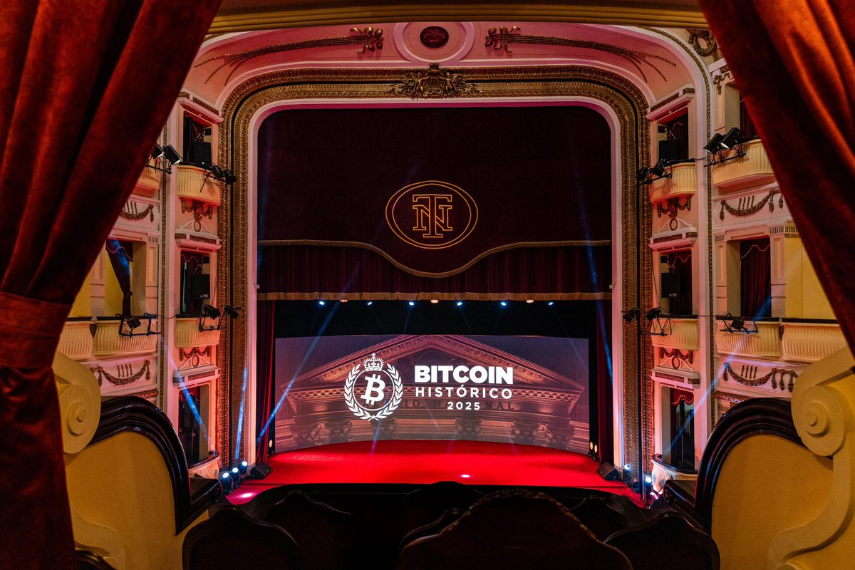 BITCOIN HISTÓRICO | The National Theater Stage is OPEN History begins right  now! There has NEVER been a bitcoin conference like this. 👑  https://t.co/ECJMBjZx7Y
