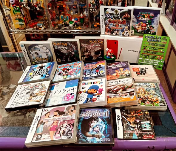 Touch it!! #nintendo #nintendods #mario64 #pokemon #guiltygear #advancewars #chollogames #handheld #handheldgamer #videogamestore Todos los productos disponibles en nuestra web chollogames.es