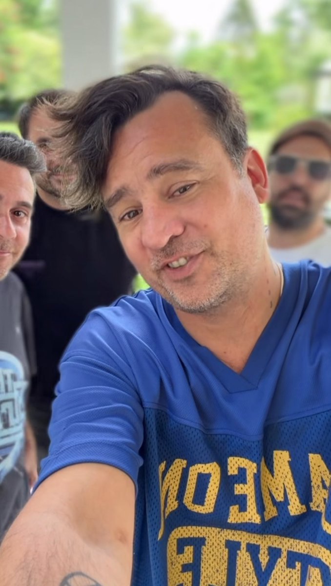 chano haciendo un video con tan biónica enfocándose el solo TE AMO CHANO si no existieras te inventaría