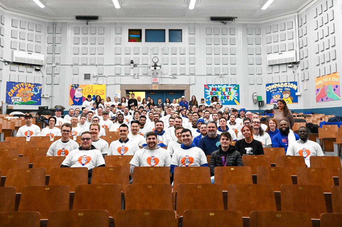 Mets's tweet photo. Yesterday, our front office employees spent the day volunteering at P.S. 171Q Magnet School of the Arts. With the help and guidance of @NYCthrive, we helped paint four beautiful murals for the school! 🎨 https://t.co/DjlEWR5ZX8