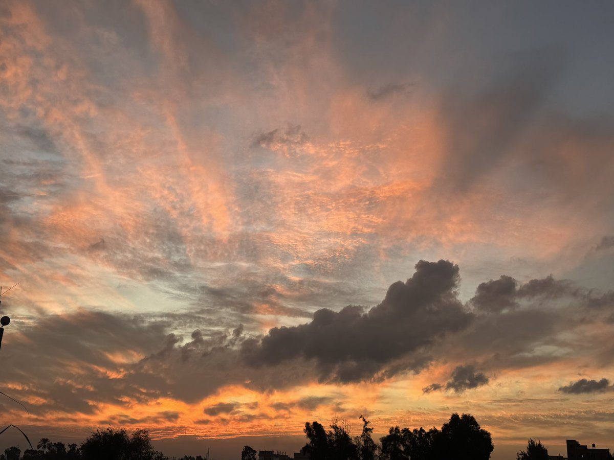 "وَيَتَفَكَّرُونَ فِي خَلْقِ السَّمَاوَاتِ وَالْأَرْضِ رَبَّنَا مَا خَلَقْتَ هَٰذَا بَاطِلًا سُبْحَانَكَ فَقِنَا عَذَابَ النَّارِ"