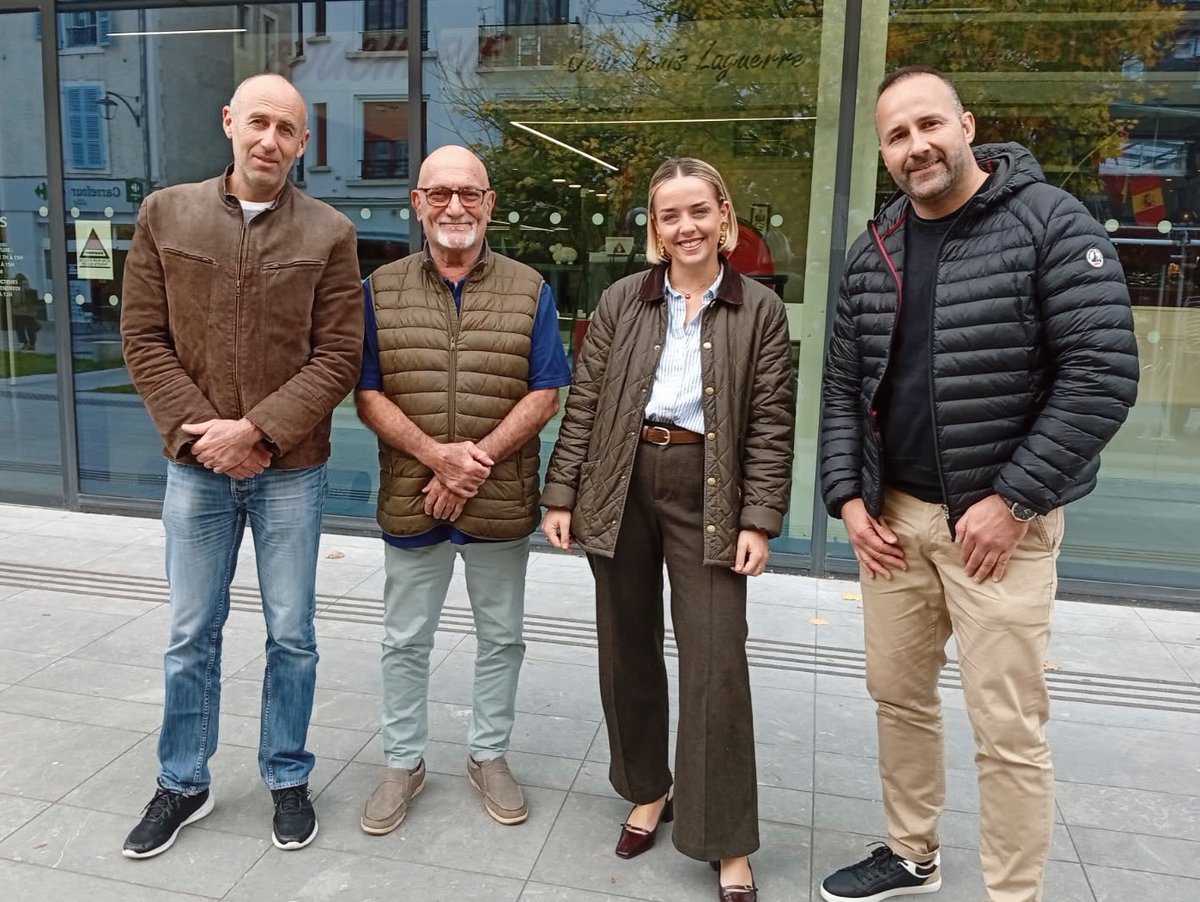 Magnifique rencontre avec les policiers palois de la <a href="/FpipPolice/">FPIP-Police</a>.
Face à l’insécurité, au manque de moyens et à la montée de la délinquance, nos forces de l’ordre sont à bout.
Elles peuvent compter sur le <a href="/RNational64_off/">Rassemblement National 64</a> pour les soutenir et les défendre !