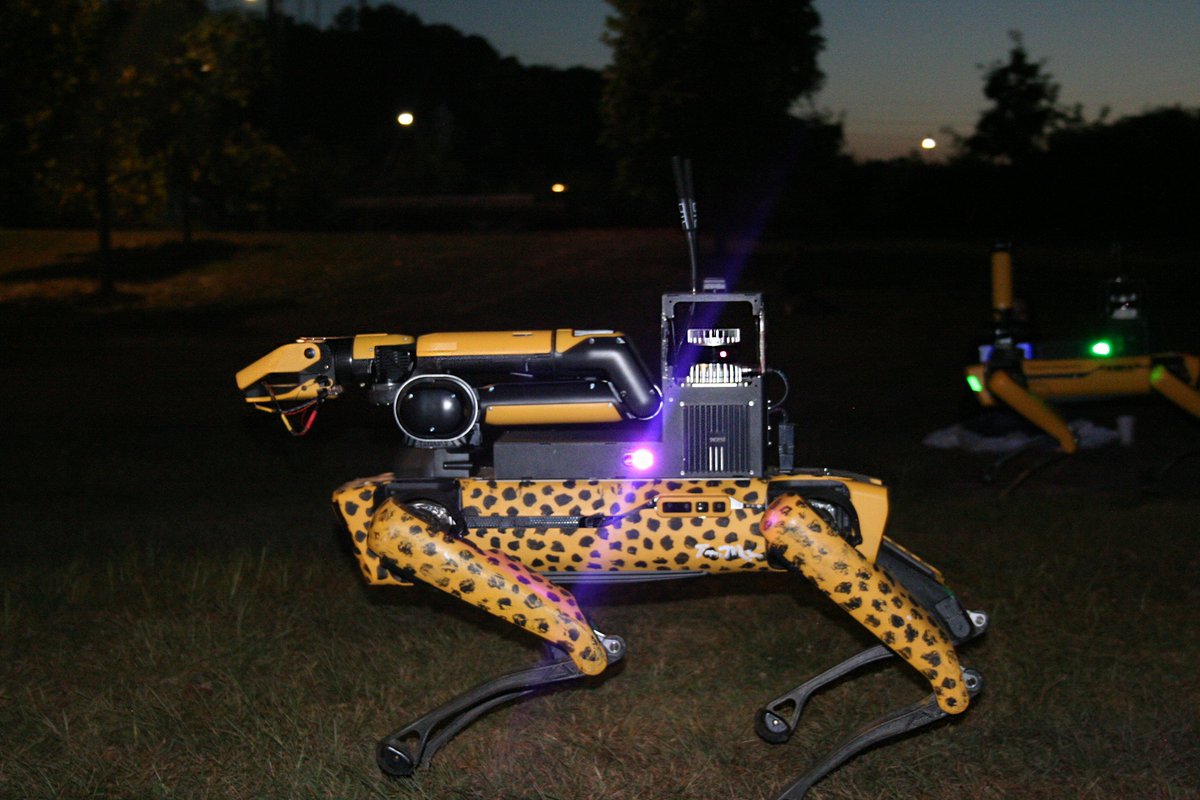 CMU_Robotics's tweet image. CMU &amp;amp; @PittTweet&apos;s Team Chiron will compete in the third &amp;amp; final phase of the DARPA Triage Challenge next November! 

Chiron is developing robotic tech that combines unmanned aerial &amp;amp; ground vehicles w/ advanced AI to assess mass casualty incidents ⛑️ 🚧

ri.cmu.edu/team-chiron-ad…