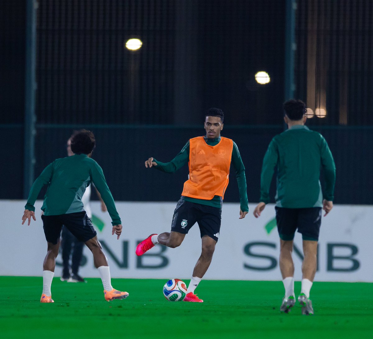 mnbrQadsiah's tweet image. 📸 مصعب الجوير خلال تدريبات المنتخب 🇸🇦

#القادسية | #MQ