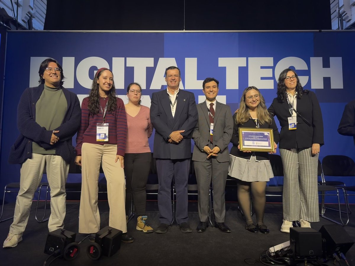 e_diazdeleon's tweet image. 🎓 **Orgullo Tec en Copenhague** 
Estudiantes de posgrado del *Tecnológico de Monterrey* destacaron en el **Next Generation Digital Action 2025**, celebrado en la **Technical University of Denmark (DTU)** como parte del **Digital Tech Summit**.
#OrgulloTec #DTUInnovation #NGDA25