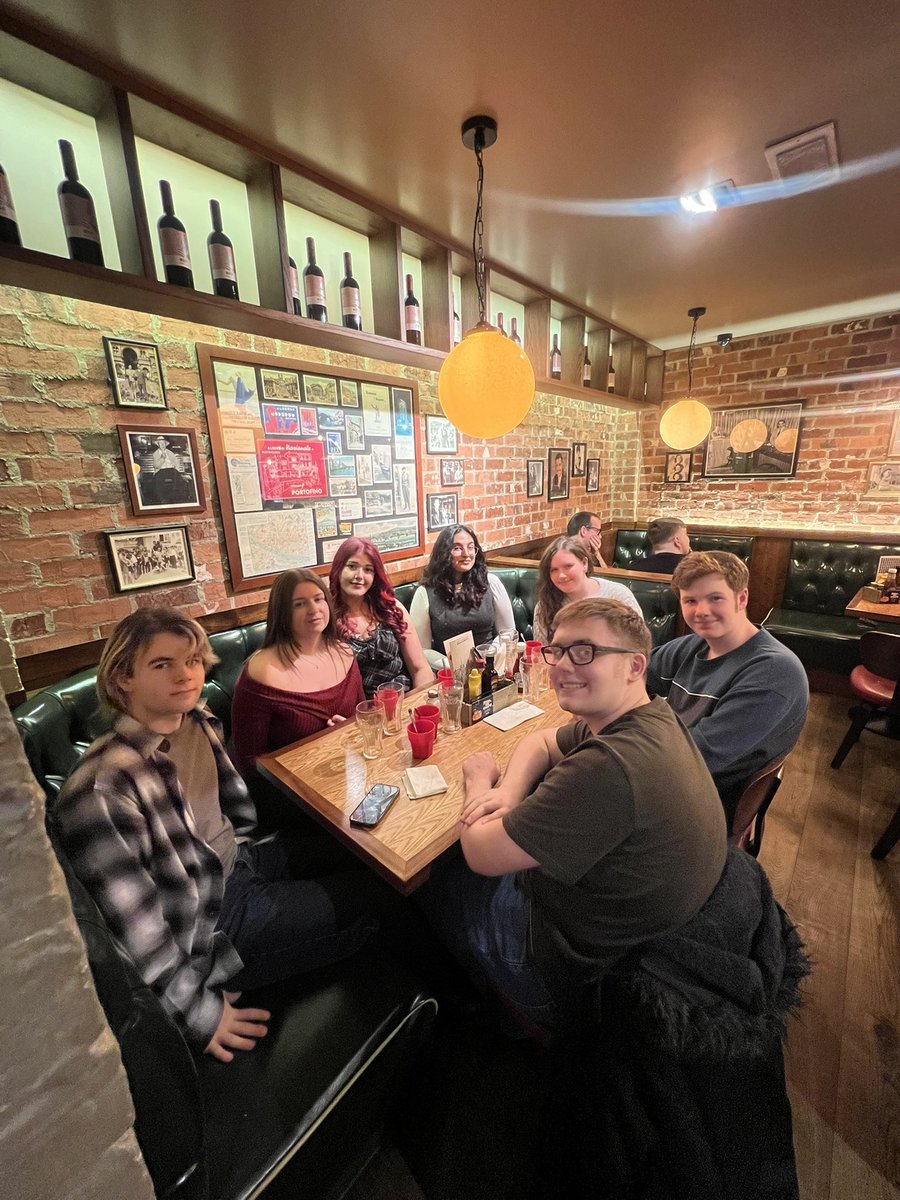 We’ve had a great night so far! Dinner at Frankie &amp; Bennie’s, a wander around Covent Gardens now waiting for Mamma Mia to begin 🎭