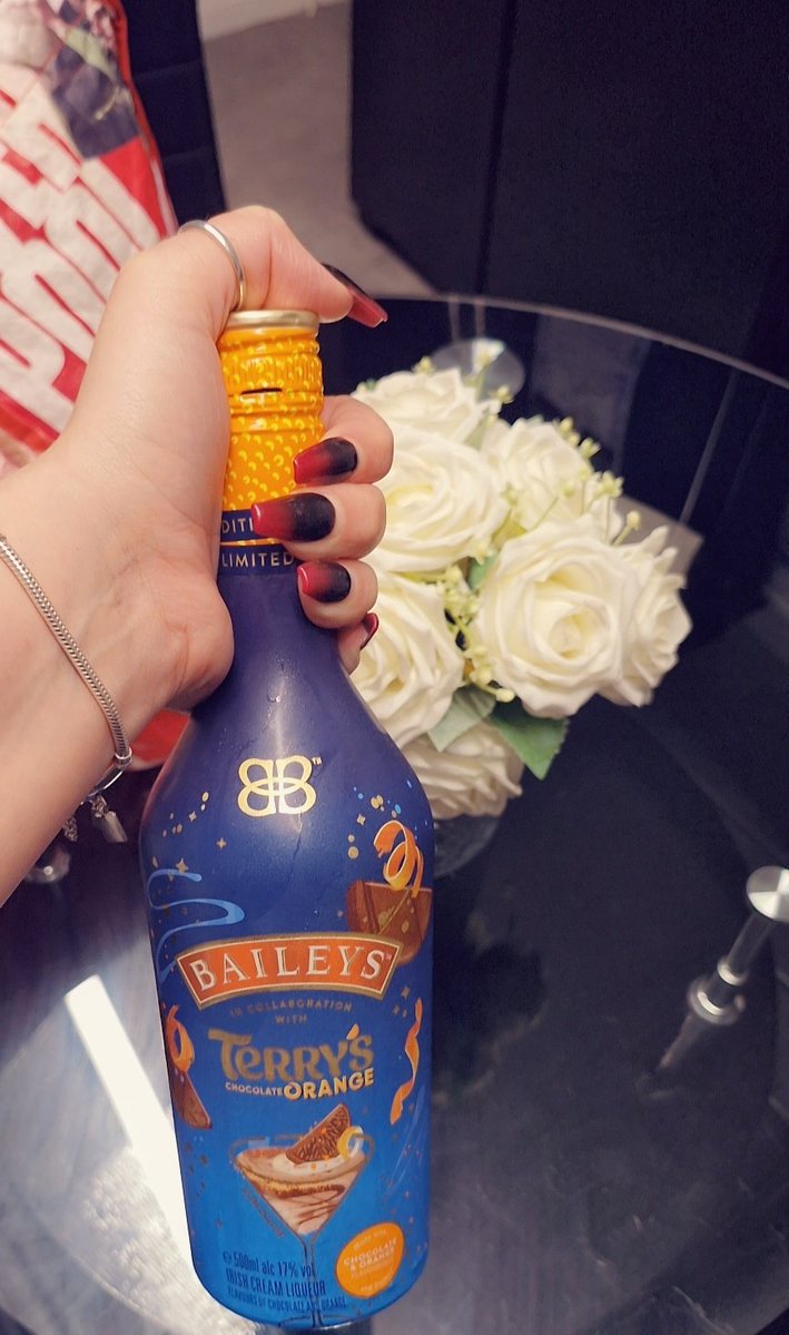 Finally got one 🥹🫠 need to try  making my first Mocha on the machine to test it out!