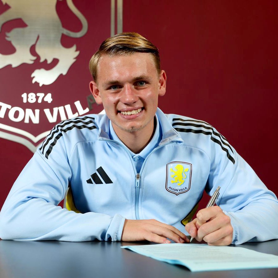 🦁 The recognition for hard work, Teddie Bloomfield!

📝 Congratulations on your first pro contract with <a href="/AVFCOfficial/">Aston Villa</a>! Keep going!
