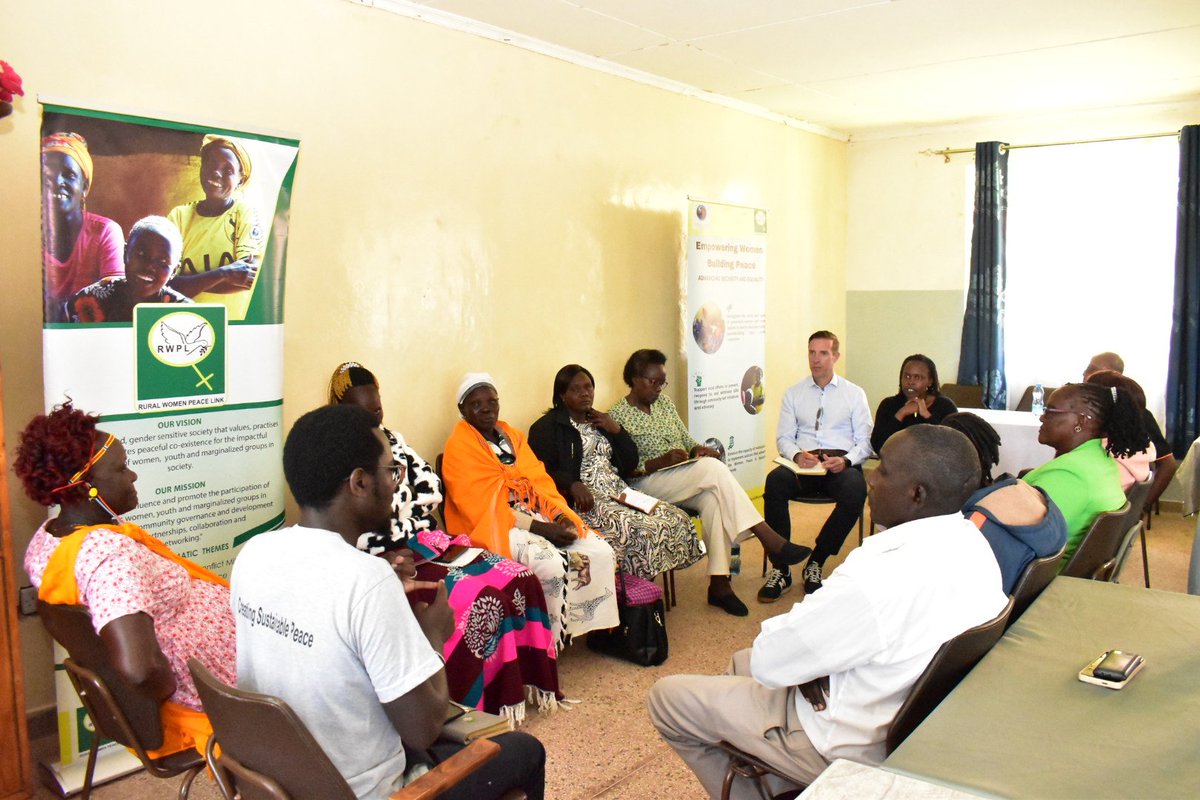 RuralWomenPL's tweet image. Under our #EmpoweringWomenBuildingPeace project, we equipped women leaders from West Pokot County with conflict resolution skills.

Women are often the first to feel conflict impact and the last at the negotiation table.

When women lead, communities heal. #ConflictResolution