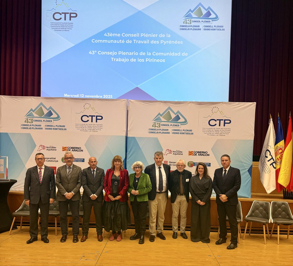 NoeliaSouque's tweet image. 🏔️🇪🇺 Participem en el 43è Consell Plenari de la Comunitat de Treball dels Pirineus amb una taula política sobre canvi climàtic i salut. 

👉🏻 Reforcem el nostre compromís amb la cooperació transfronterera, la lluita contra el canvi climàtic i l’accés a la salut al Pirineu.

#CTP