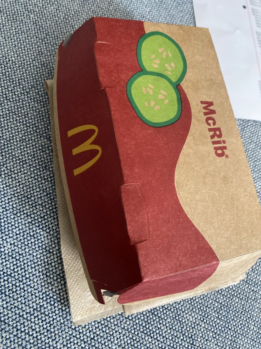 Jhonatanpumpki2's tweet photo. McRib https://t.co/gFevqW7Pel