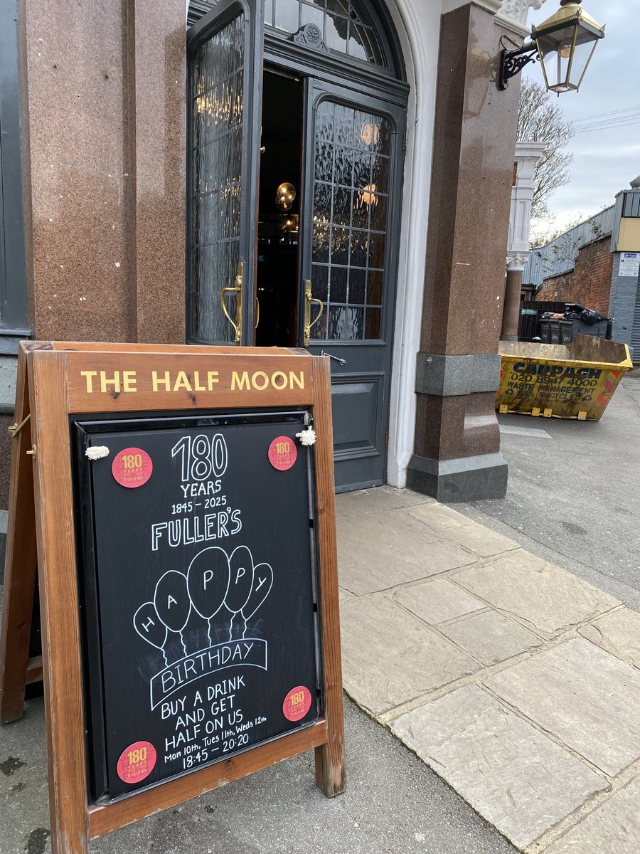 Cheap drinks at <a href="/TheHalfMoonPub/">Half Moon Pub</a> in #HerneHill tonight! 🍺