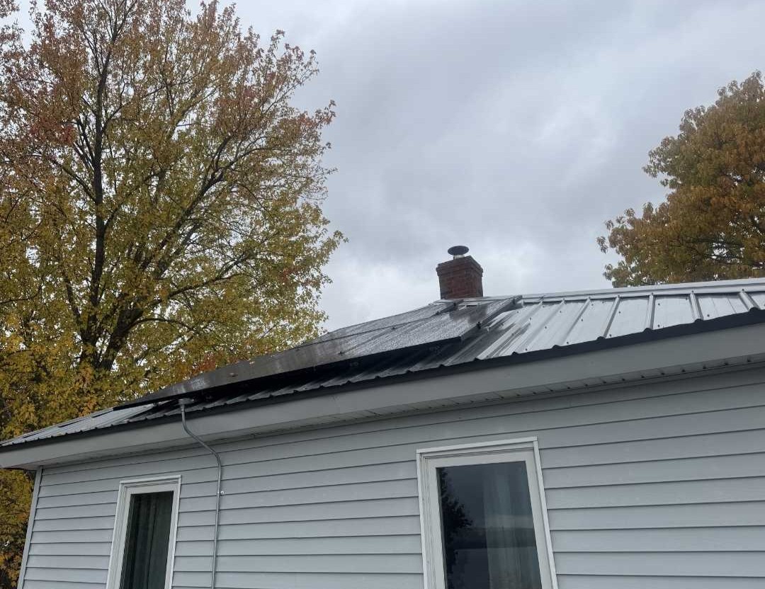 FinraySolar's tweet photo. We had an install in Lincoln, ME last week! The system is a 6.8kw system using Jinko Panels and Solaredge inverters. We installed 16 panels total! 🌞🏠

About us:
🌐 https://t.co/t2wVKpoZf8
📞 484-434-8179
📩 customerservice@finray.solar

#solarenergy #rooftopsolar #solarpanels https://t.co/vKk9xKBoyX