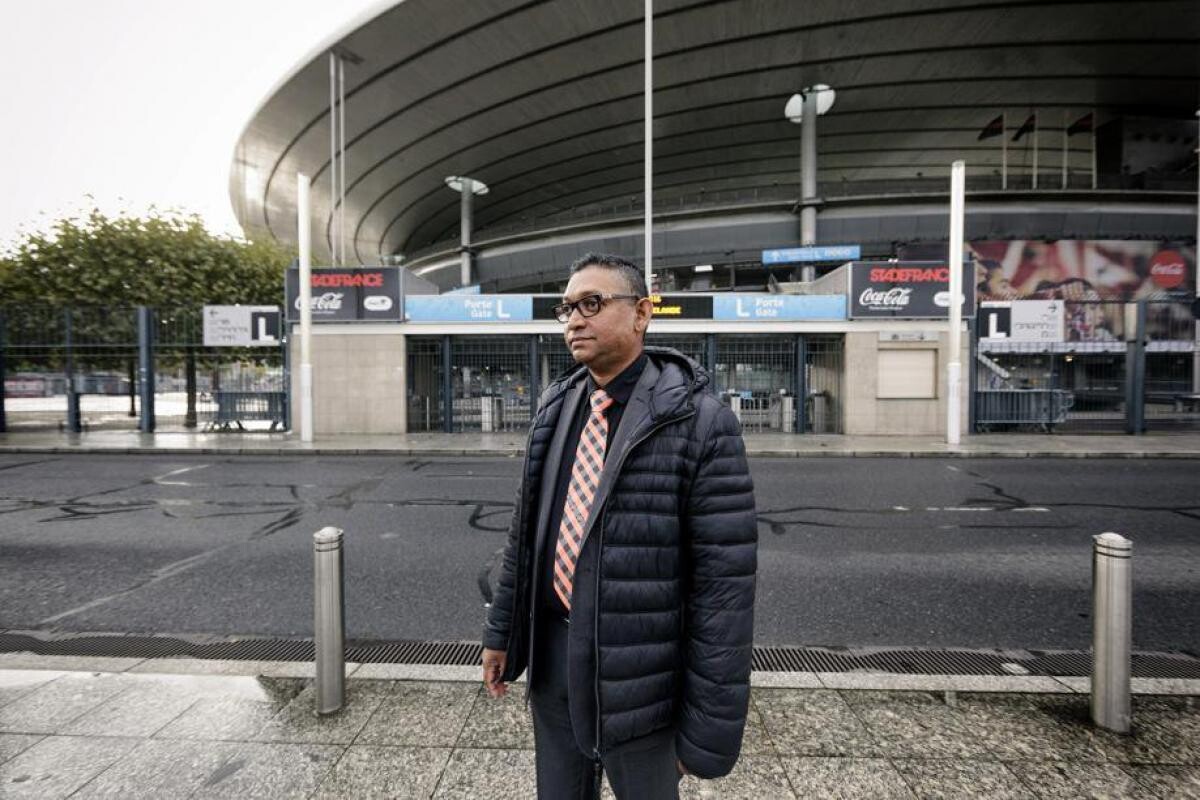 lequipe's tweet image. La difficile reconstruction de Salim Toorabally, l&apos;agent de sécurité qui a empêché l&apos;un des terroristes d&apos;entrer au Stade de France le 13 novembre 2015 : « J&apos;ai fait une tentative de suicide »
➡️ l.lequipe.fr/ZKf