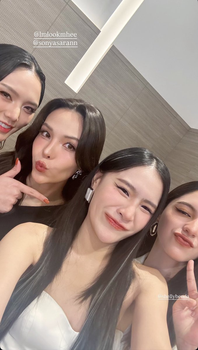 LMSYLATAM's tweet photo. 📢 ACTUALIZACIÓN 

Lookmhee y Sonya  con Shelly y Pundao vía stories de IG 📸

🔗 https://t.co/kDcXqvCqgk

© _Pundao

#LMlookmhee #SonyaSaranphat 
#ลูกหมีซอนญ่า #LMSY https://t.co/yurlBy6Aw4